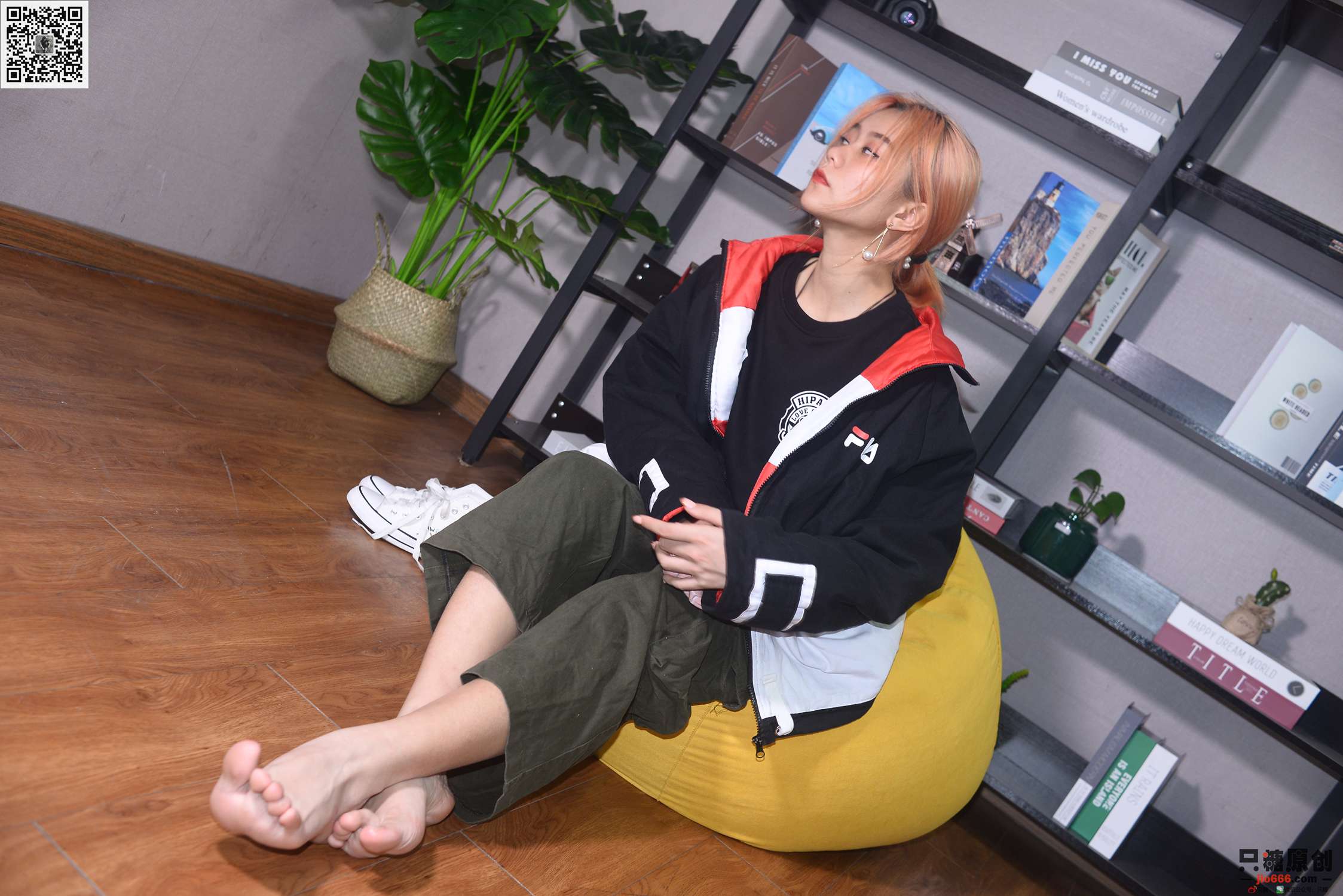 图片[162]-[只糖棉袜]NO.210 彤彤 诗也简单，心也简单[219P] – 速更版-美库