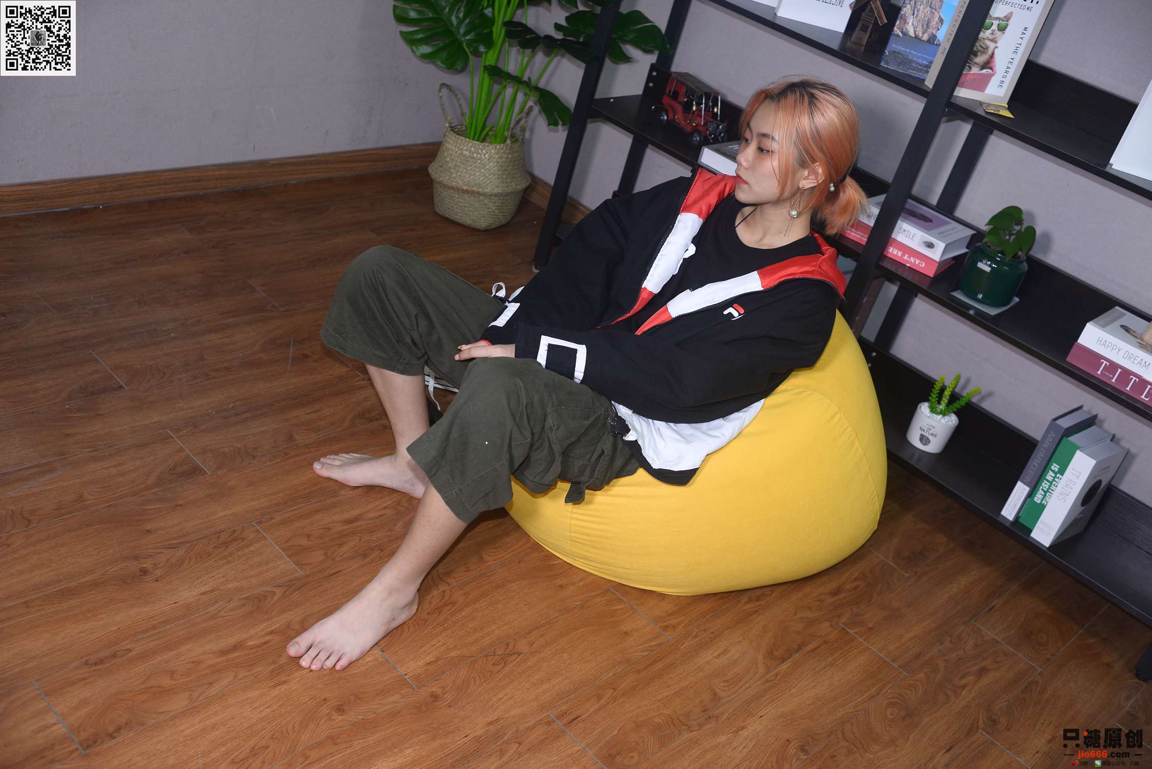 图片[164]-[只糖棉袜]NO.210 彤彤 诗也简单，心也简单[219P] – 速更版-美库