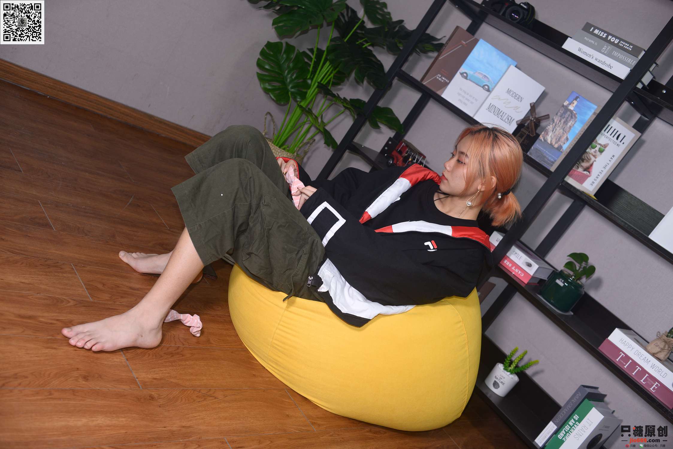 图片[166]-[只糖棉袜]NO.210 彤彤 诗也简单，心也简单[219P] – 速更版-美库