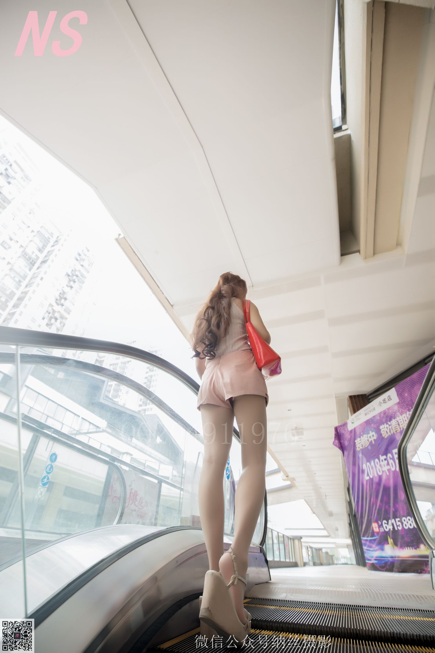 图片[20]-纳丝摄影 NO135 张玲玲商场丝袜约拍 – 速更版-美库