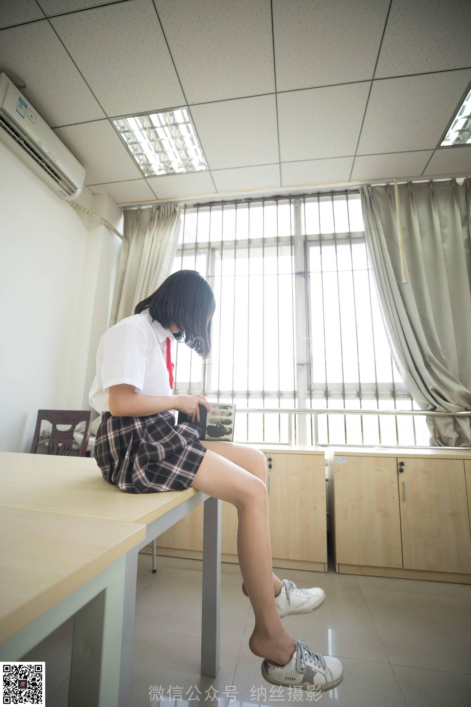 图片[10]-纳丝摄影 NO138 珍珍的毕业季 丝袜搭配帆布鞋 – 速更版-美库