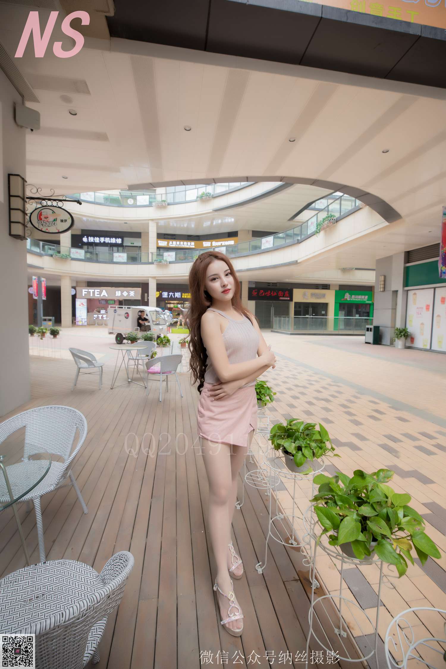图片[35]-纳丝摄影 NO135 张玲玲商场丝袜约拍 – 速更版-美库