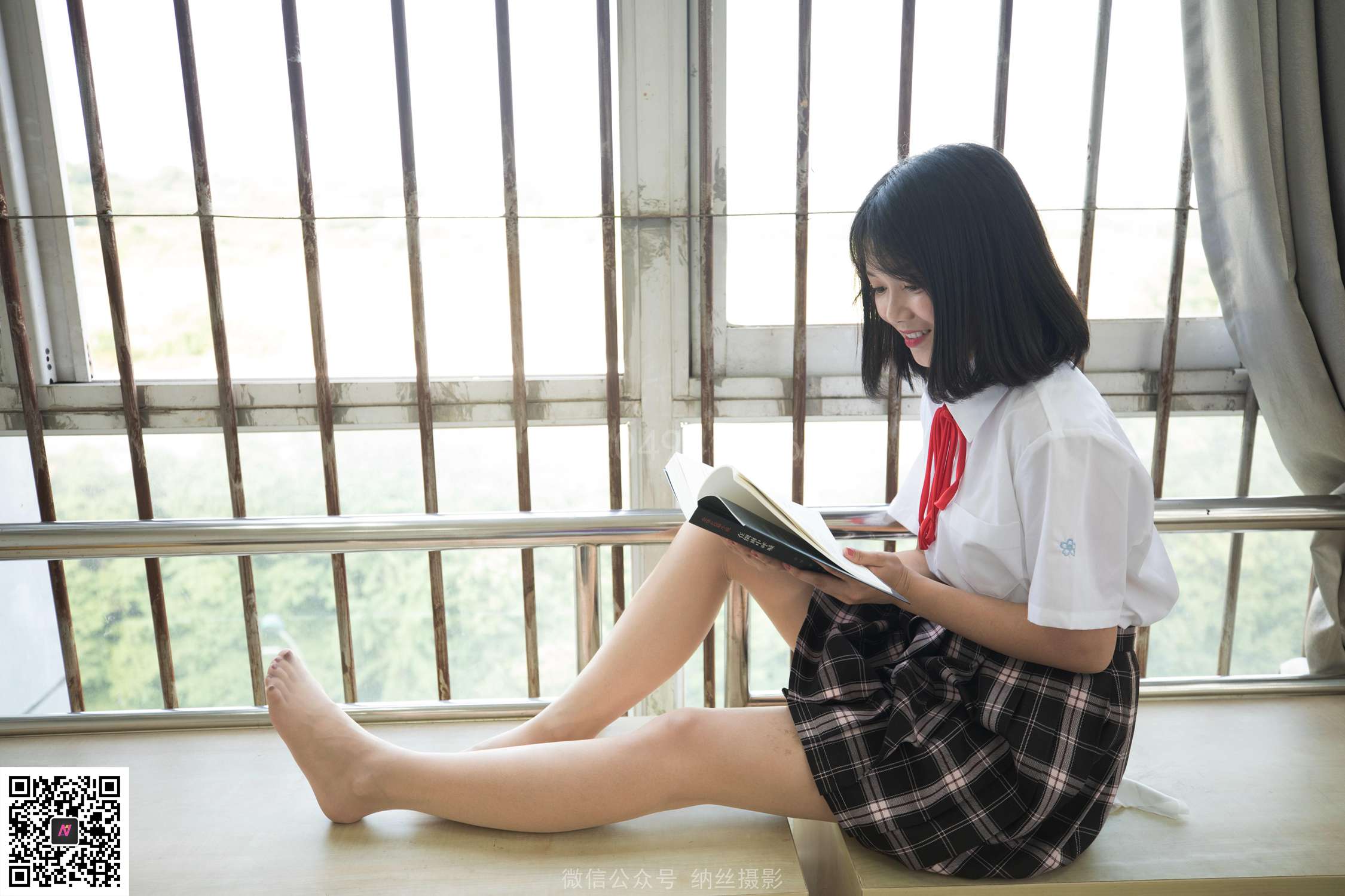 图片[20]-纳丝摄影 NO138 珍珍的毕业季 丝袜搭配帆布鞋 – 速更版-美库