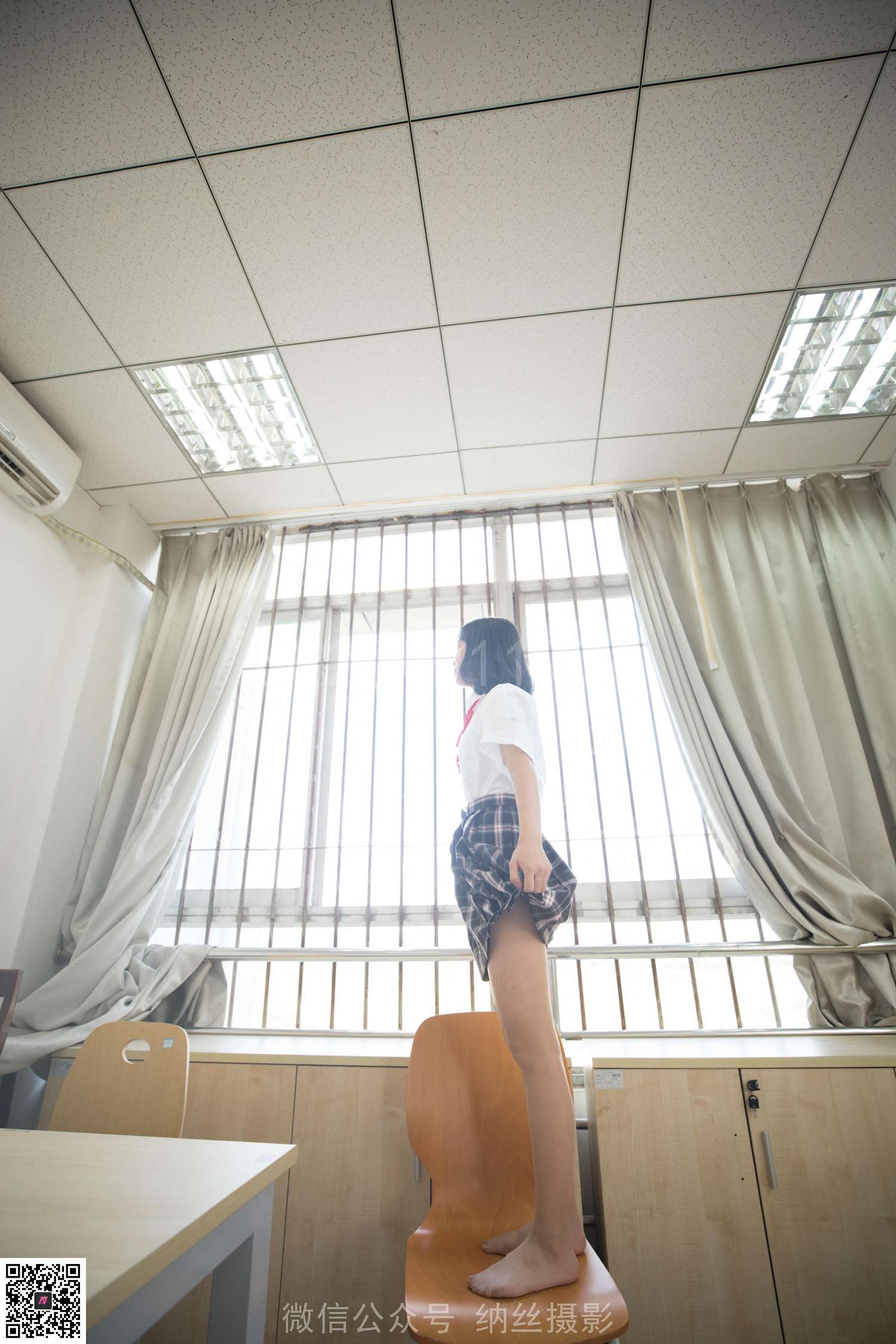 图片[34]-纳丝摄影 NO138 珍珍的毕业季 丝袜搭配帆布鞋 – 速更版-美库