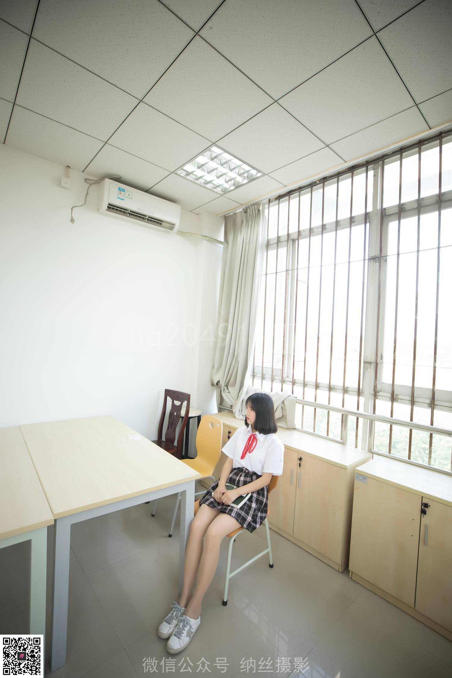 图片[41]-纳丝摄影 NO138 珍珍的毕业季 丝袜搭配帆布鞋 – 速更版-美库