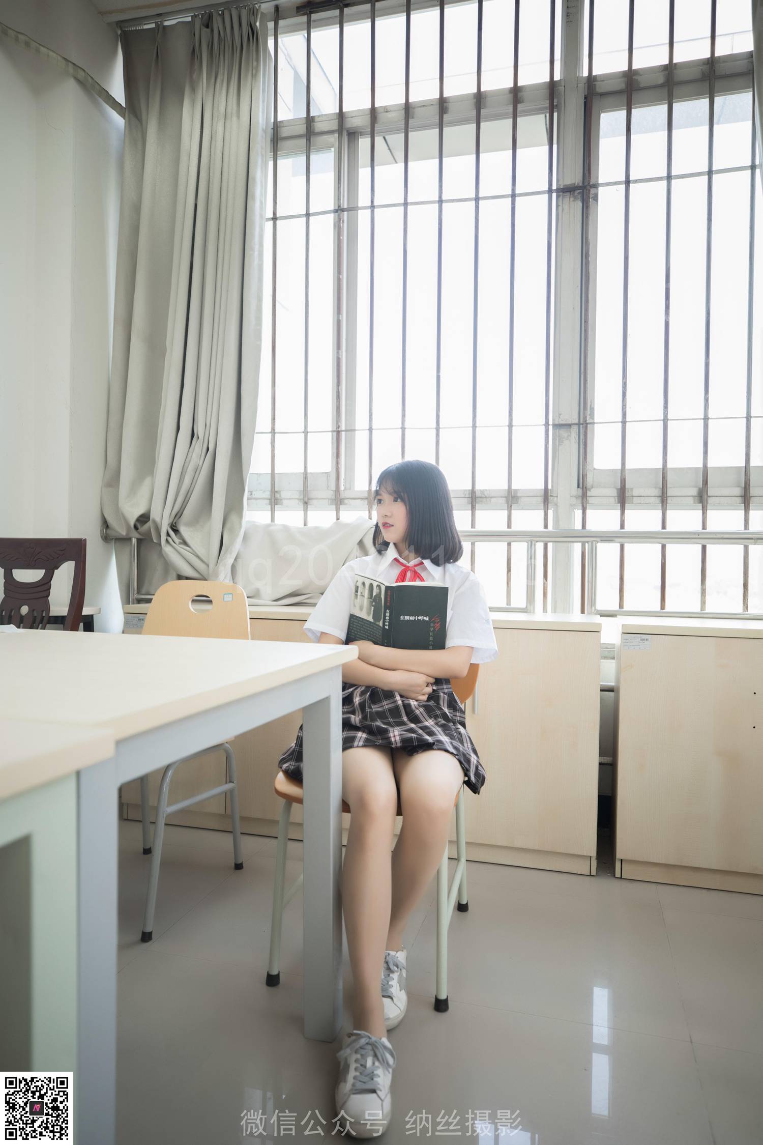 图片[42]-纳丝摄影 NO138 珍珍的毕业季 丝袜搭配帆布鞋 – 速更版-美库