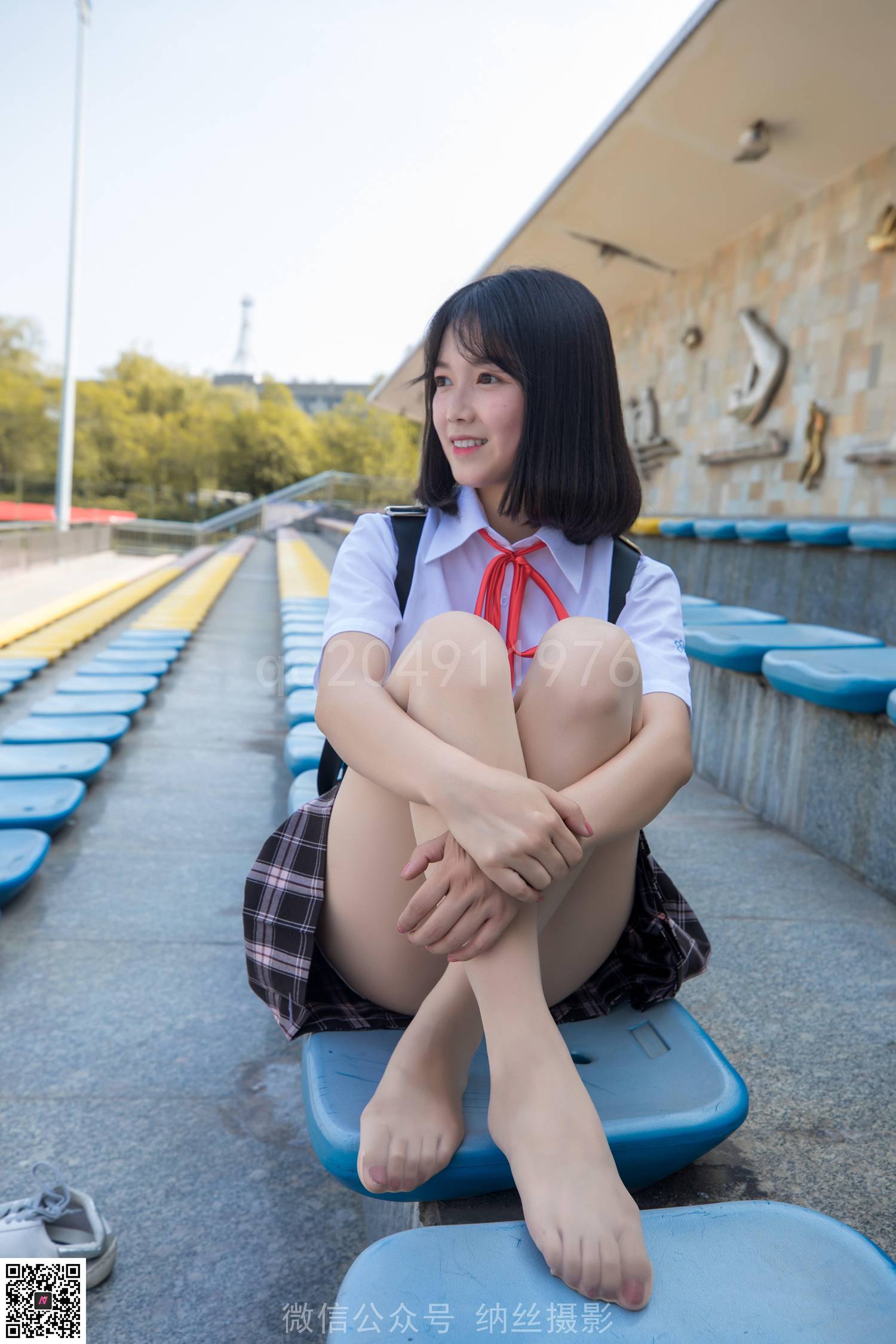 图片[53]-纳丝摄影 NO138 珍珍的毕业季 丝袜搭配帆布鞋 – 速更版-美库