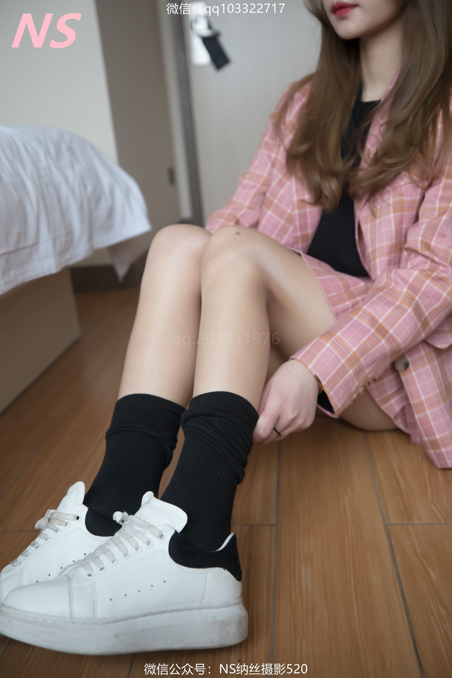 图片[59]-纳丝摄影 NO179 画画 高光丝袜 – 速更版-美库