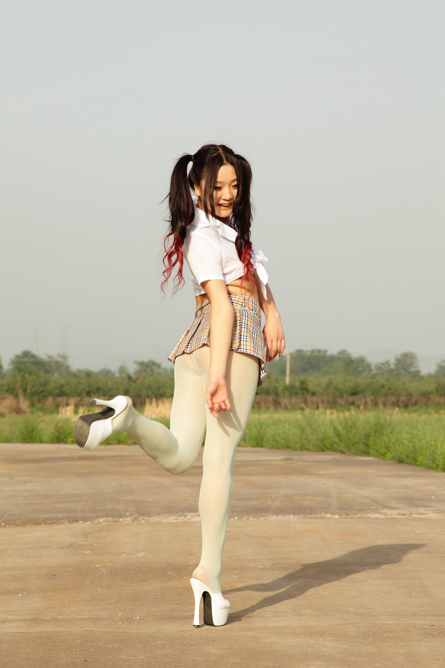 图片[47]-[AISS爱丝]写真 NO.012 我爱穿丝袜，我也爱旅行，更爱只穿丝袜去旅行[70P] – 速更版-美库