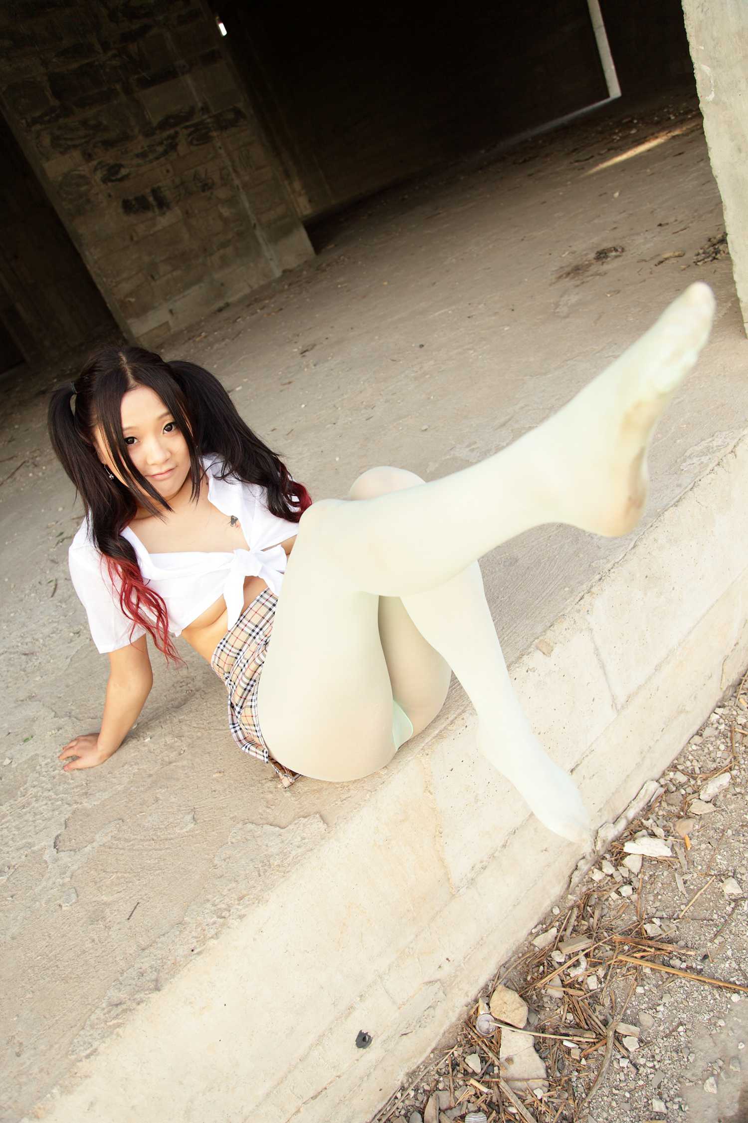 图片[55]-[AISS爱丝]写真 NO.012 我爱穿丝袜，我也爱旅行，更爱只穿丝袜去旅行[70P] – 速更版-美库