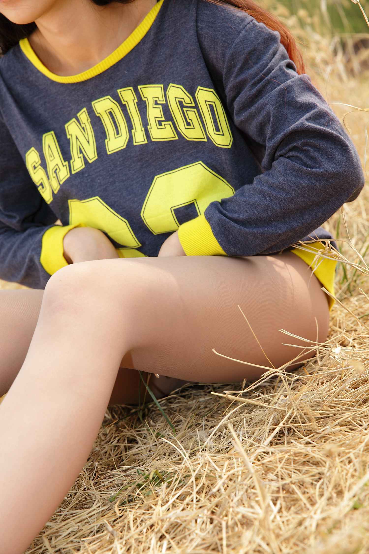 图片[115]-[AISS爱丝]写真 NO.017 树下，你会为我的天衣无缝所迷倒吗？[132P] – 速更版-美库