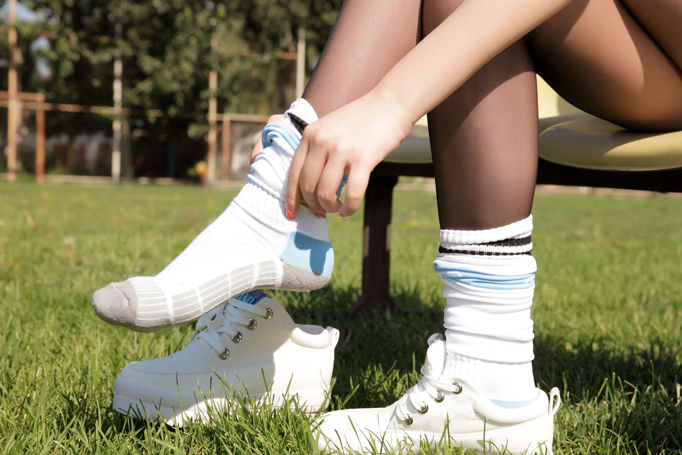 图片[10]-[AISS爱丝]写真 NO.022 绿茵场上，我只穿了黑丝[117P] – 速更版-美库