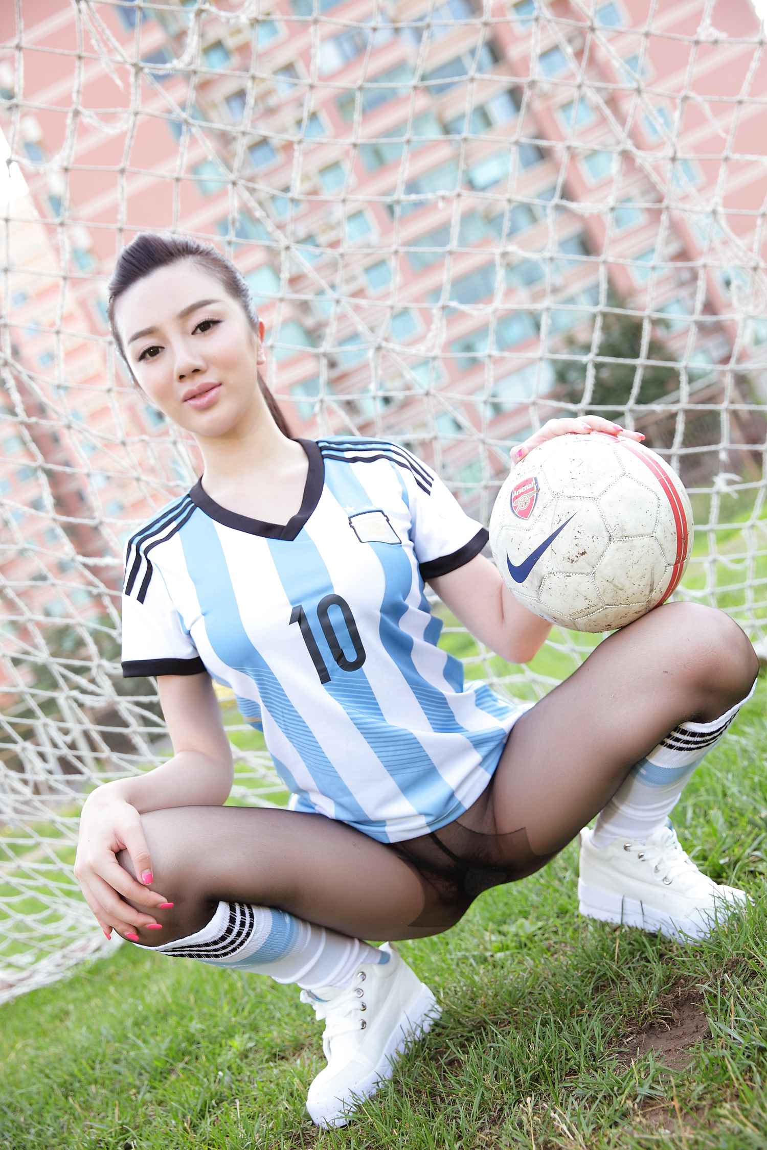 图片[78]-[AISS爱丝]写真 NO.022 绿茵场上，我只穿了黑丝[117P] – 速更版-美库