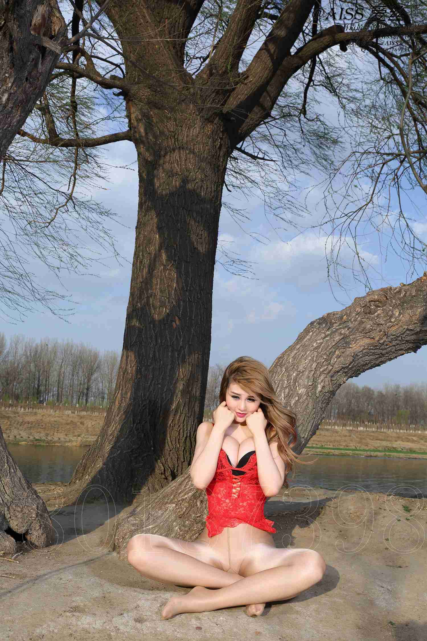 图片[32]-[AISS爱丝]写真 NO.051 小哲女神[34P] – 速更版-美库