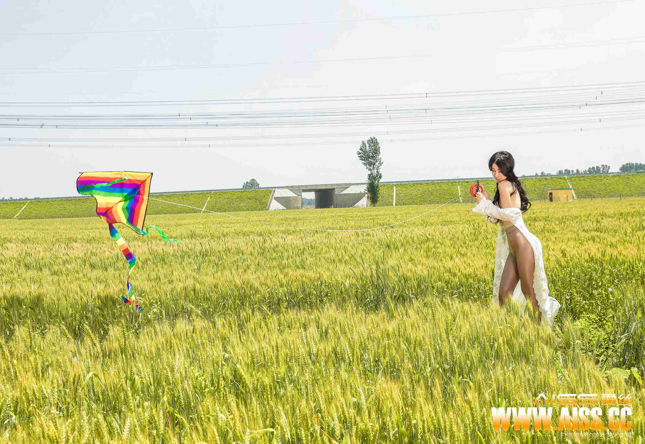 图片[25]-[AISS爱丝]写真 NO.058 麦田骑行者[44P] – 速更版-美库