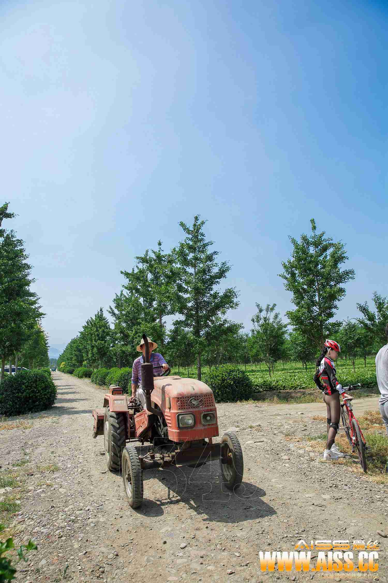 图片[34]-[AISS爱丝]写真 NO.058 麦田骑行者[44P] – 速更版-美库