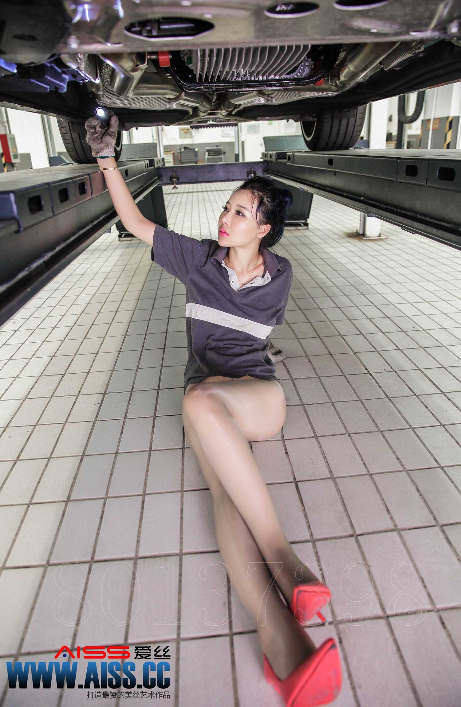 图片[28]-[AISS爱丝]写真 NO.061 紧急维修[80P] – 速更版-美库