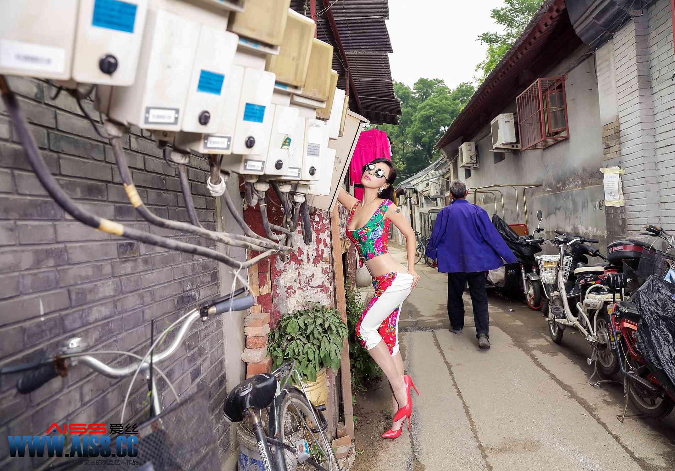 图片[38]-[AISS爱丝]写真 NO.060 巷陌[63P] – 速更版-美库