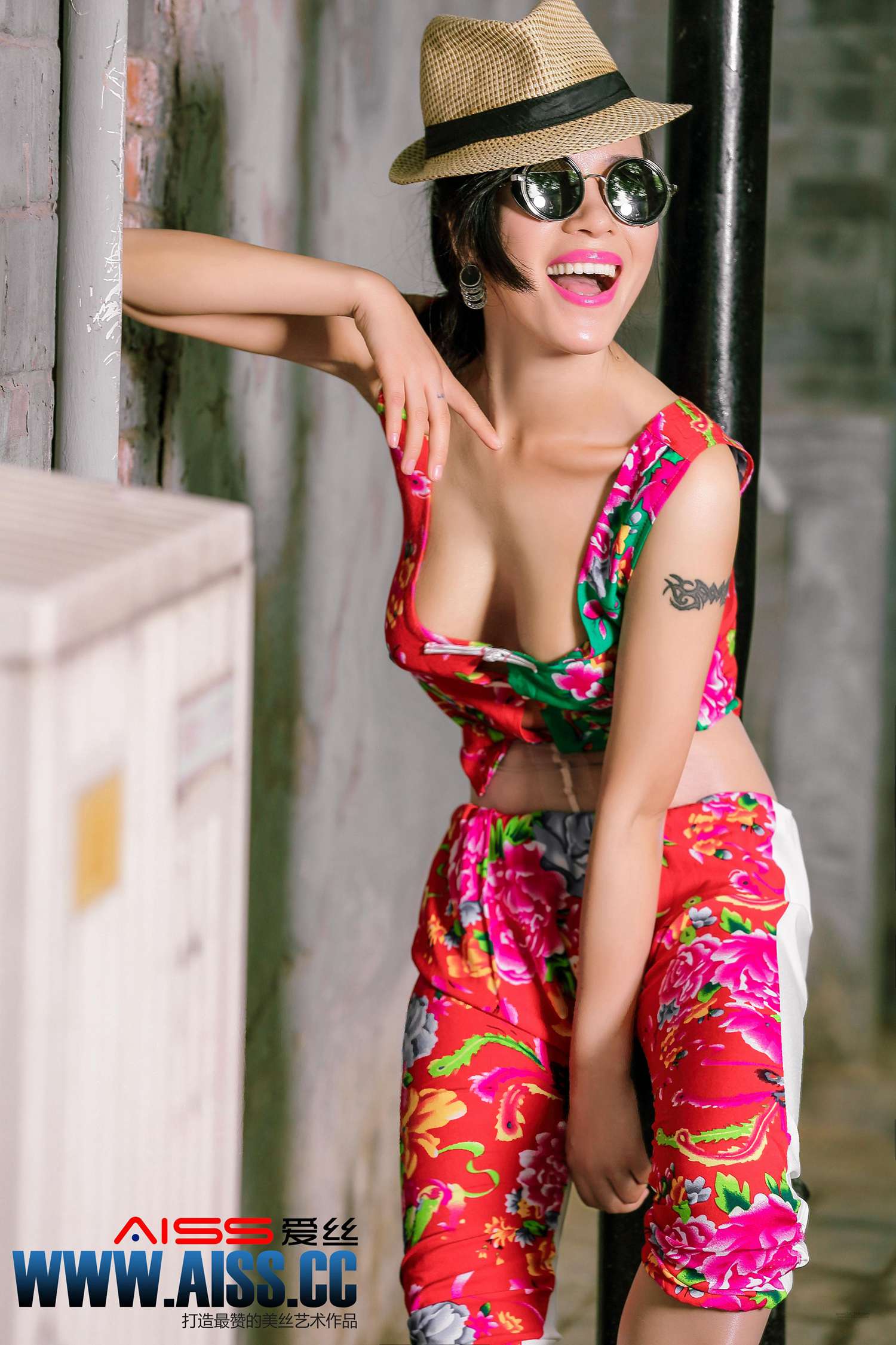 图片[43]-[AISS爱丝]写真 NO.060 巷陌[63P] – 速更版-美库