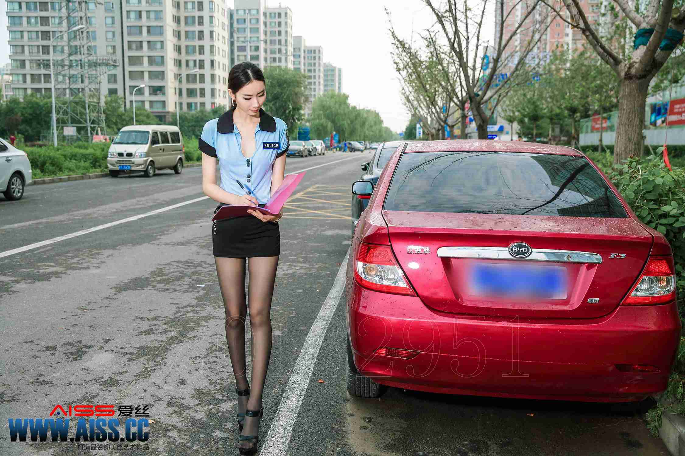 图片[18]-[AISS爱丝]写真 NO.062 长腿女警[64P] – 速更版-美库