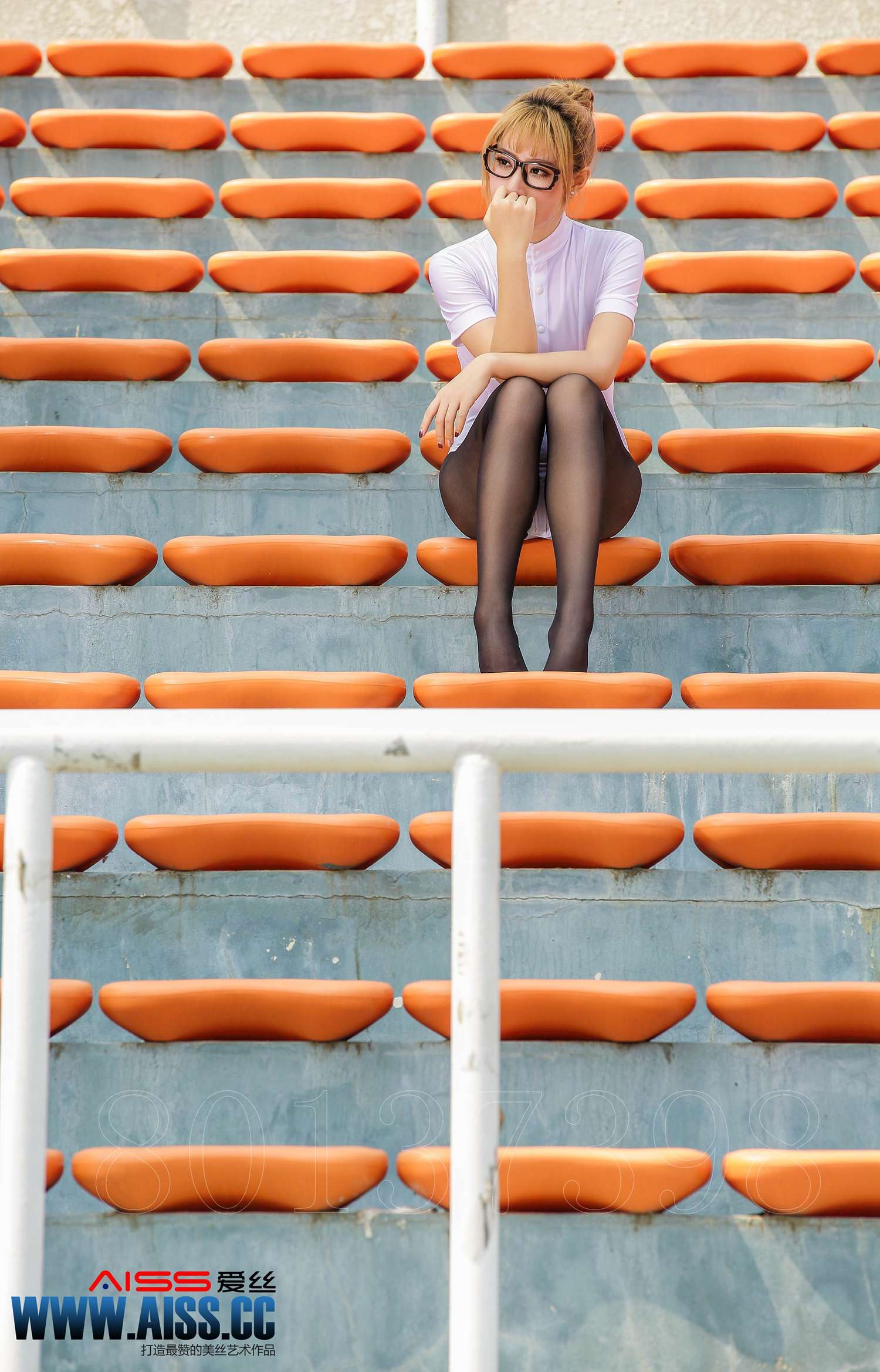 图片[14]-[AISS爱丝]写真 NO.065 操场上的直穿少女[80P] – 速更版-美库