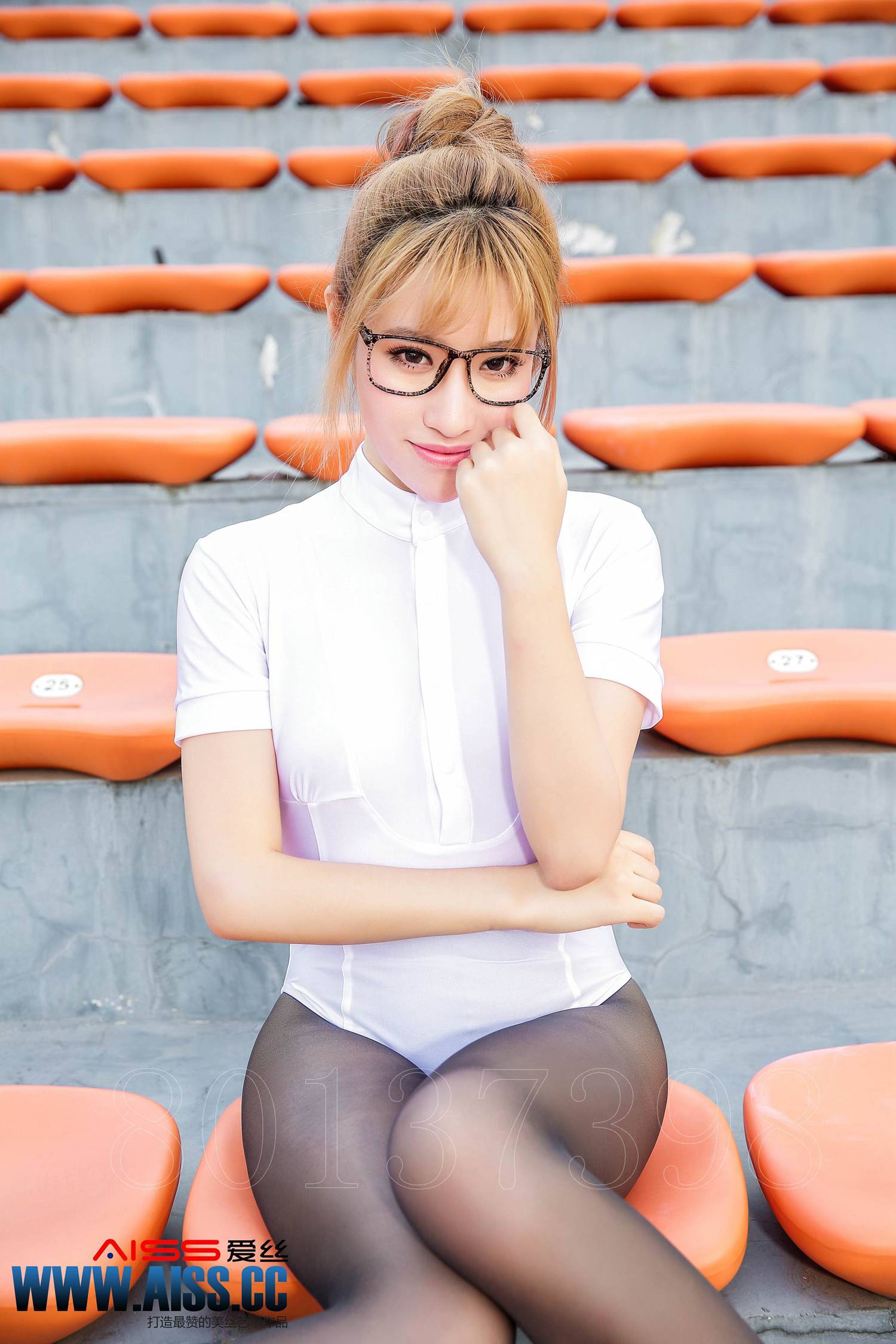 图片[69]-[AISS爱丝]写真 NO.065 操场上的直穿少女[80P] – 速更版-美库