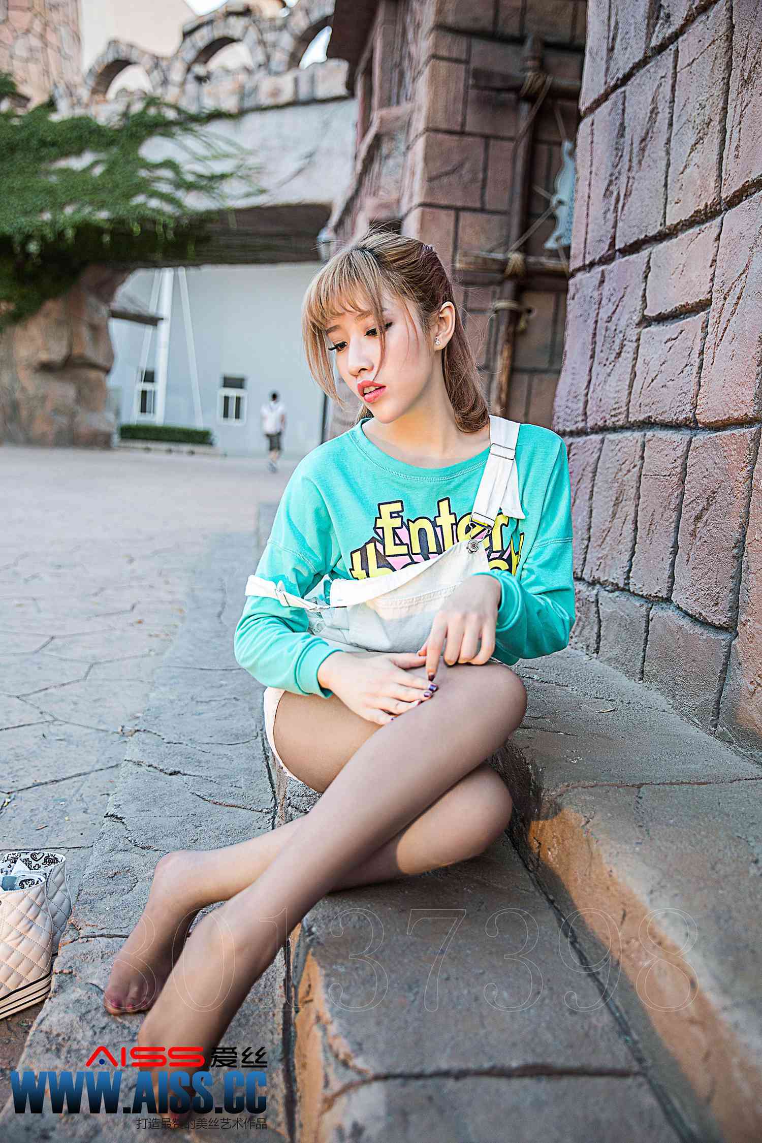 图片[11]-[AISS爱丝]写真 NO.071 何冉的假期2[79P] – 速更版-美库