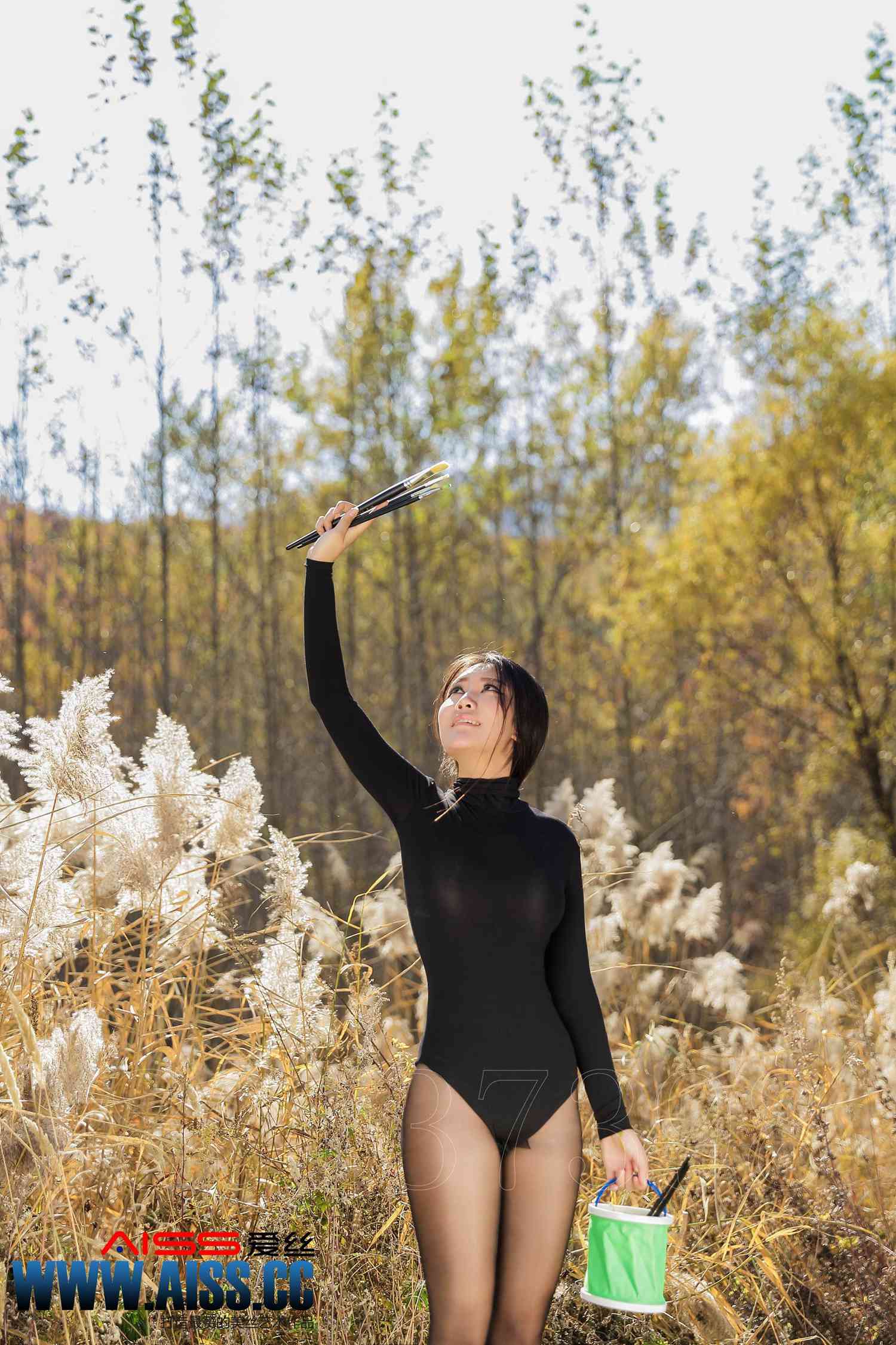 图片[17]-[AISS爱丝]写真 NO.073 秋日艺术家-感受篇[76P] – 速更版-美库