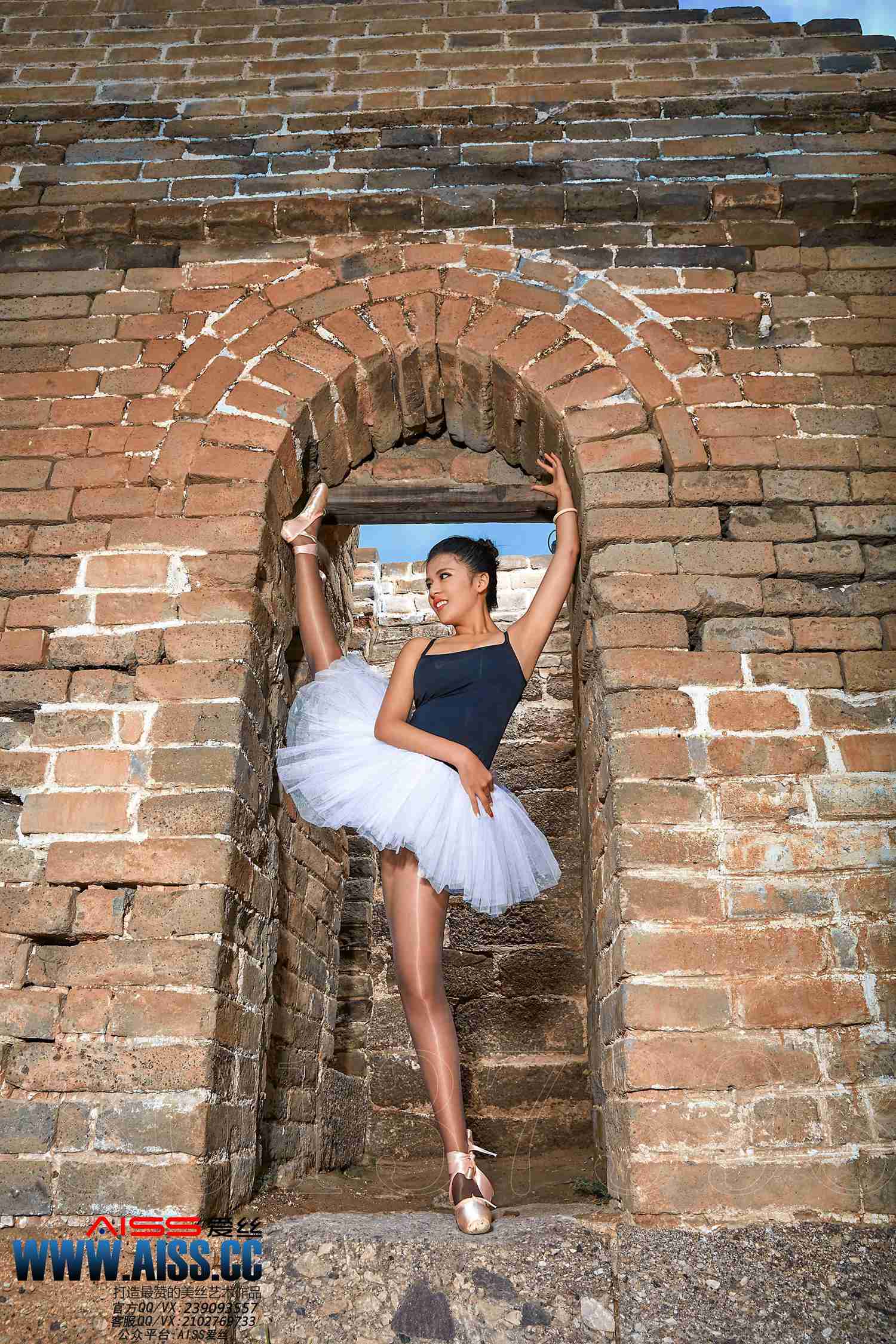 图片[28]-[AISS爱丝]写真 NO.087《长城之巅，丝袜之舞》[72P] – 速更版-美库