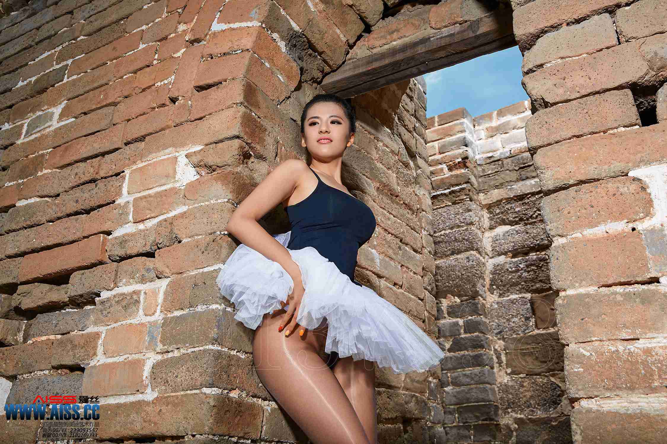图片[34]-[AISS爱丝]写真 NO.087《长城之巅，丝袜之舞》[72P] – 速更版-美库