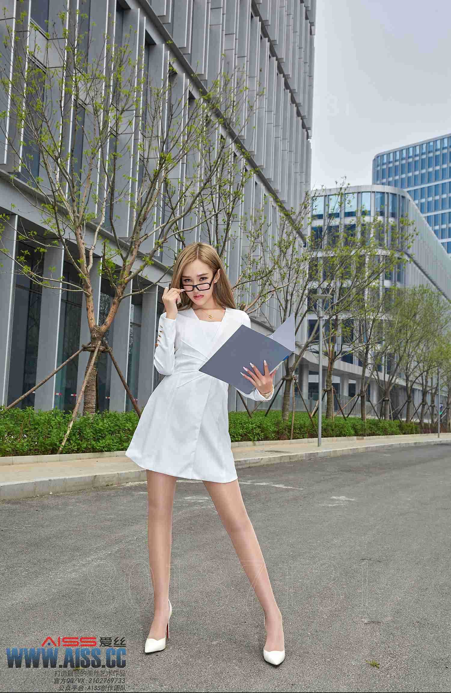 图片[44]-[AISS爱丝]写真 NO.094《街头小秘书-下》[59P] – 速更版-美库