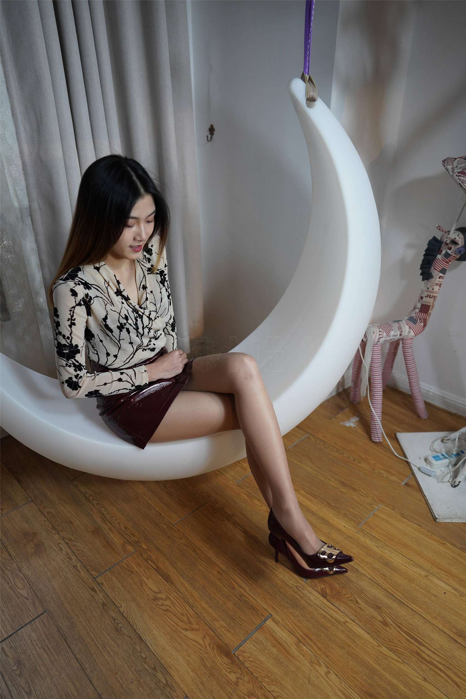 图片[78]-壹吻映画 YW003《静静·酒红皮裙》 [96P] – 速更版-美库