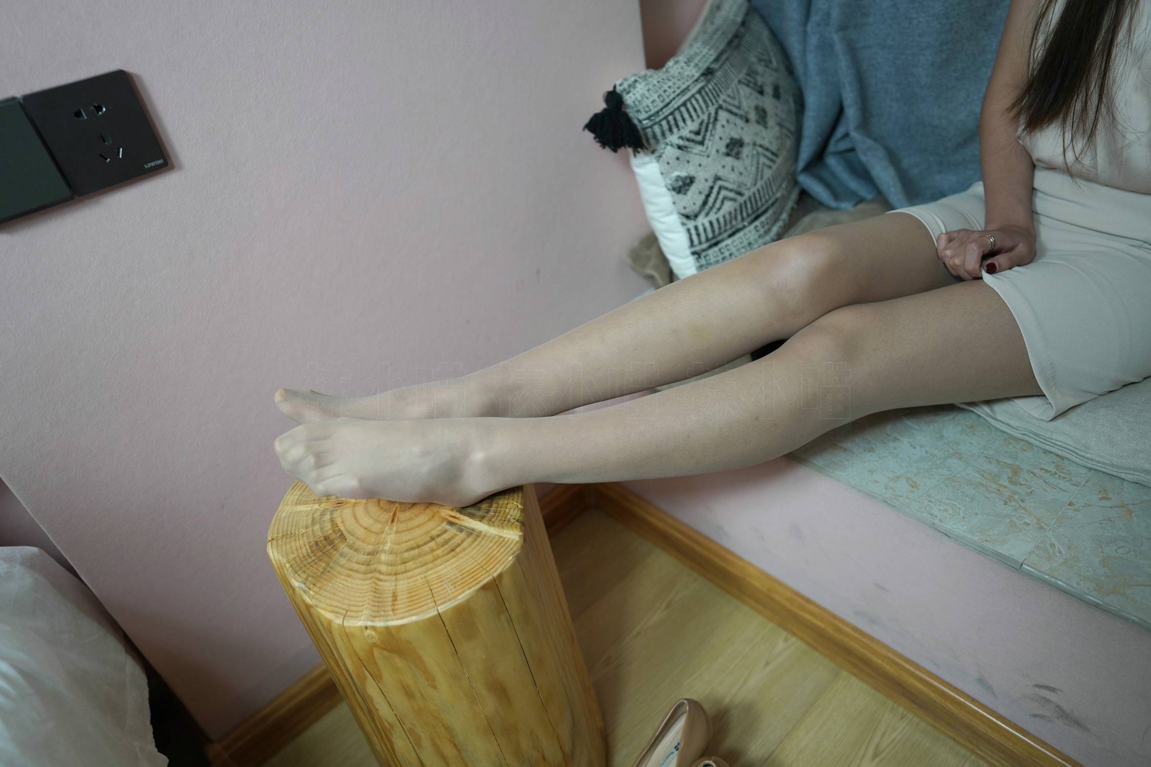 图片[25]-壹吻映画 YW008 嘟嘟 – 香槟职业装 [97P] – 速更版-美库