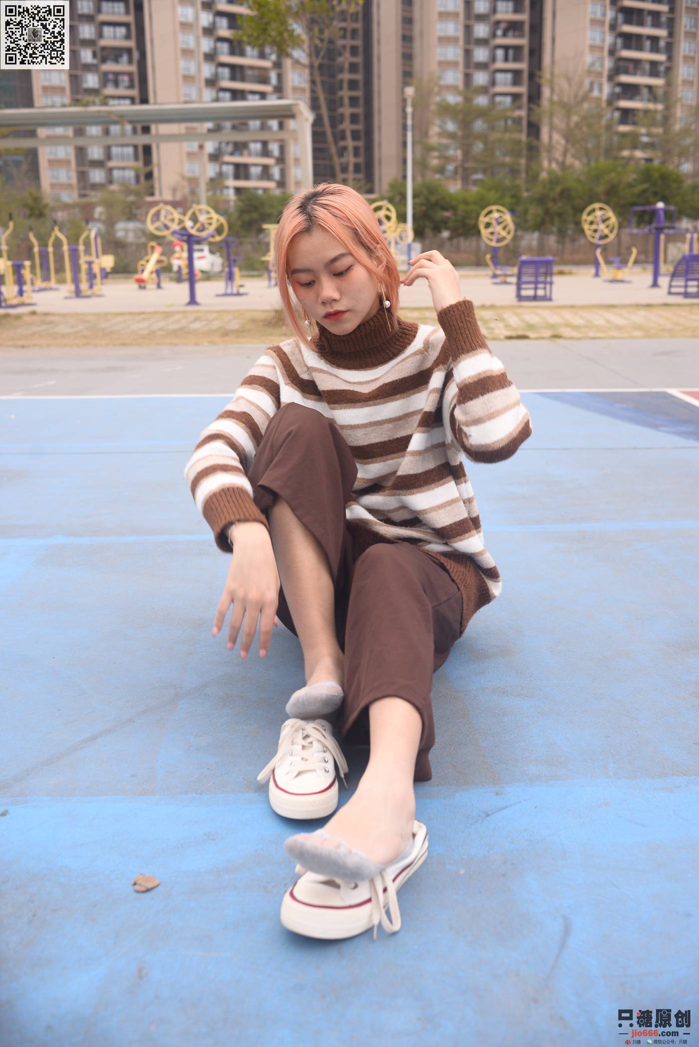 图片[11]-[只糖棉袜]NO.215 彤彤 初见你时难掩的悸动[182P] – 速更版-美库