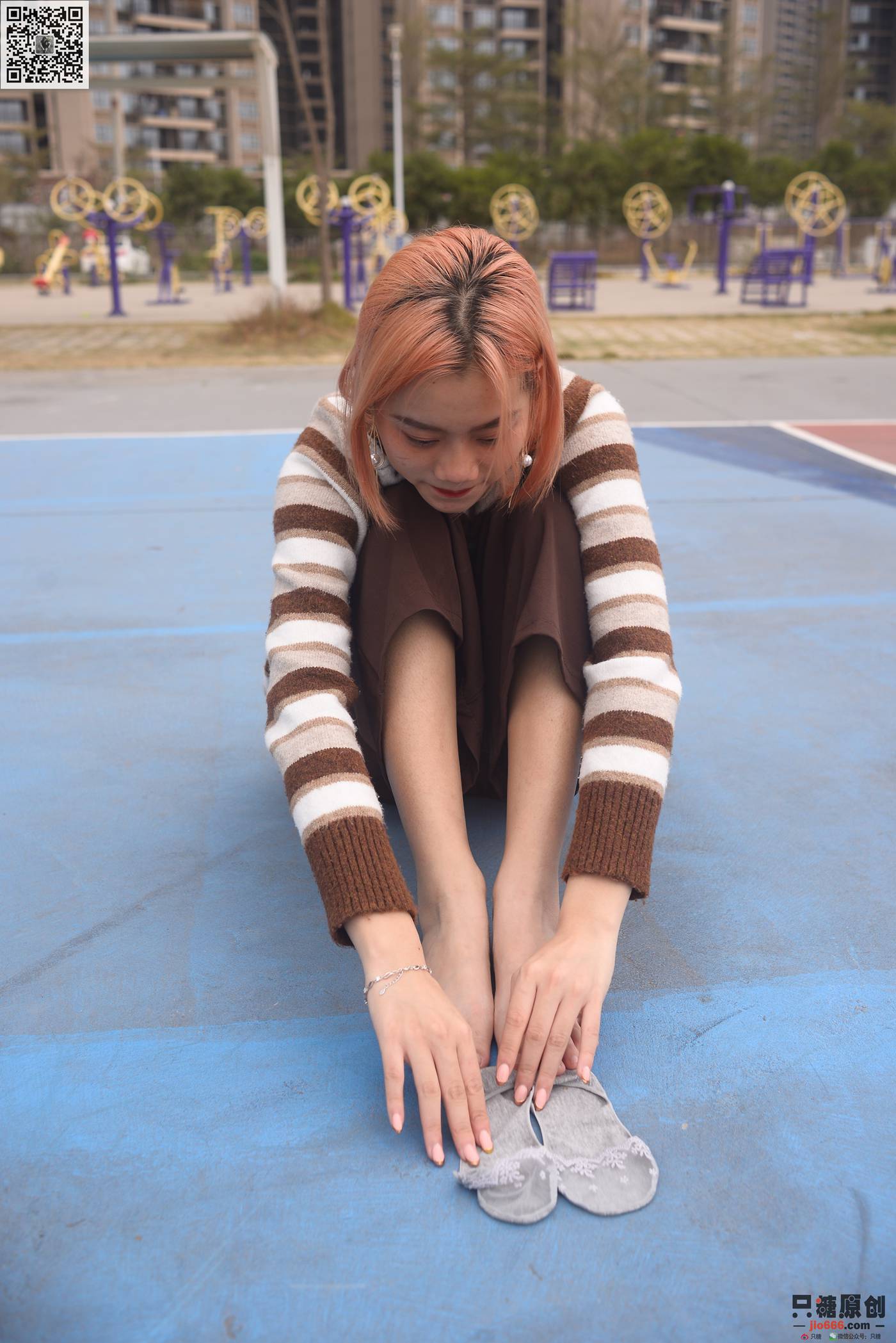 图片[38]-[只糖棉袜]NO.215 彤彤 初见你时难掩的悸动[182P] – 速更版-美库