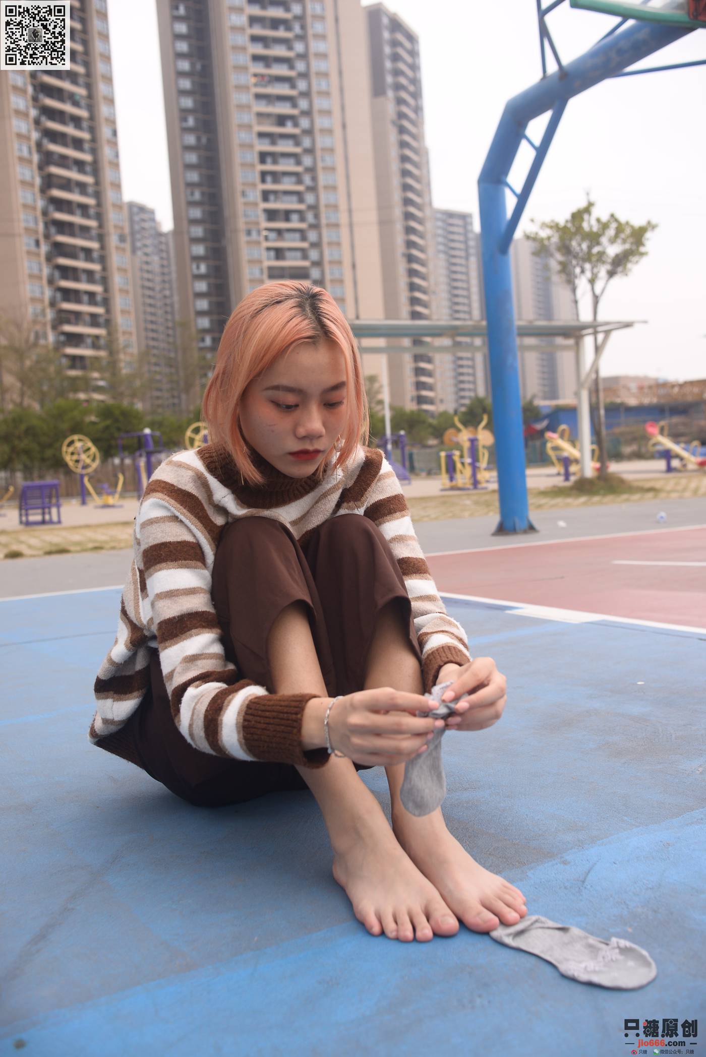 图片[39]-[只糖棉袜]NO.215 彤彤 初见你时难掩的悸动[182P] – 速更版-美库