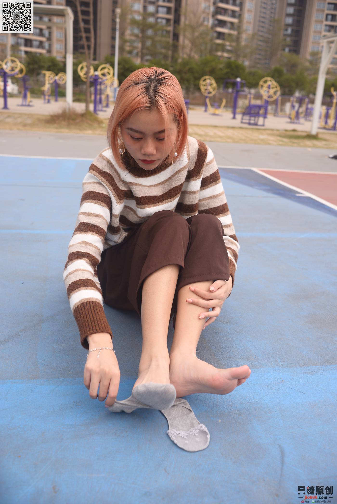 图片[40]-[只糖棉袜]NO.215 彤彤 初见你时难掩的悸动[182P] – 速更版-美库