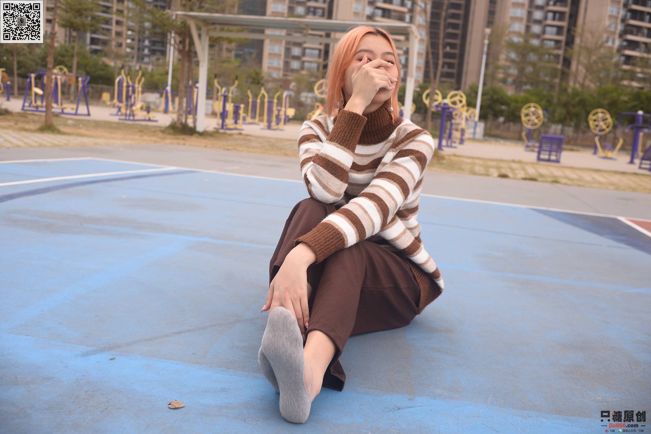 图片[73]-[只糖棉袜]NO.215 彤彤 初见你时难掩的悸动[182P] – 速更版-美库