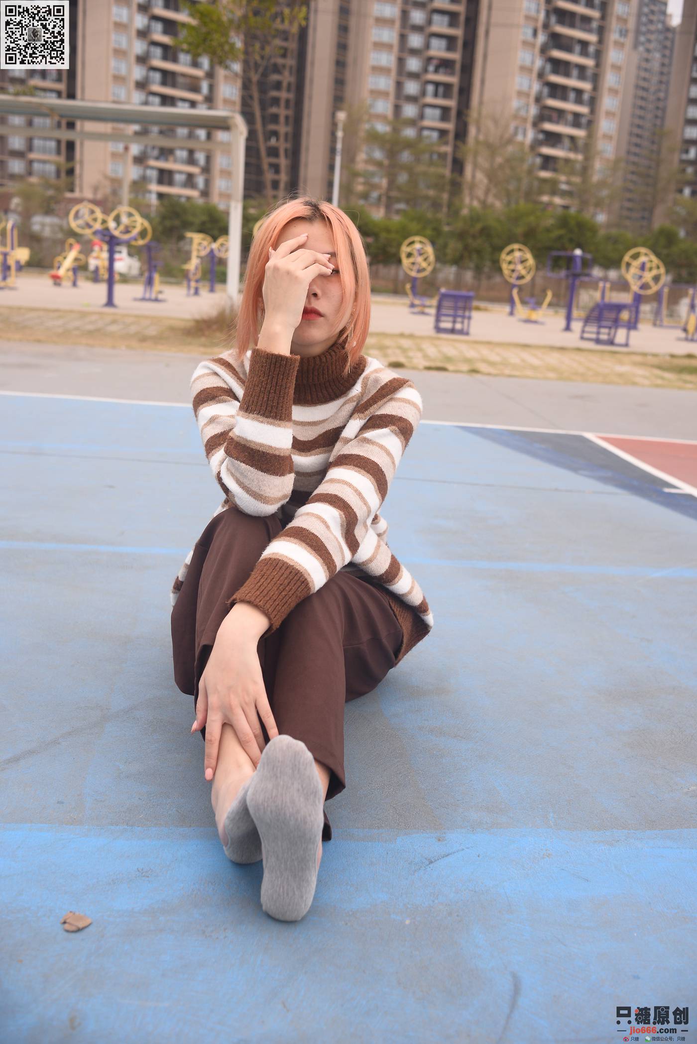 图片[75]-[只糖棉袜]NO.215 彤彤 初见你时难掩的悸动[182P] – 速更版-美库