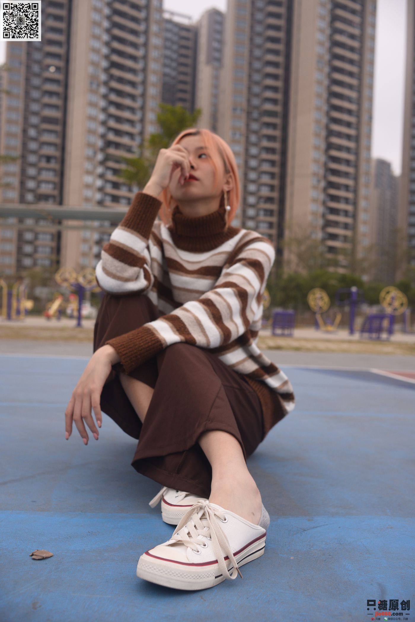 图片[79]-[只糖棉袜]NO.215 彤彤 初见你时难掩的悸动[182P] – 速更版-美库