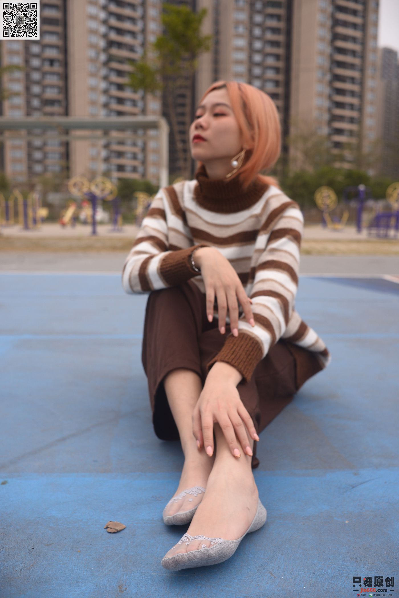 图片[93]-[只糖棉袜]NO.215 彤彤 初见你时难掩的悸动[182P] – 速更版-美库