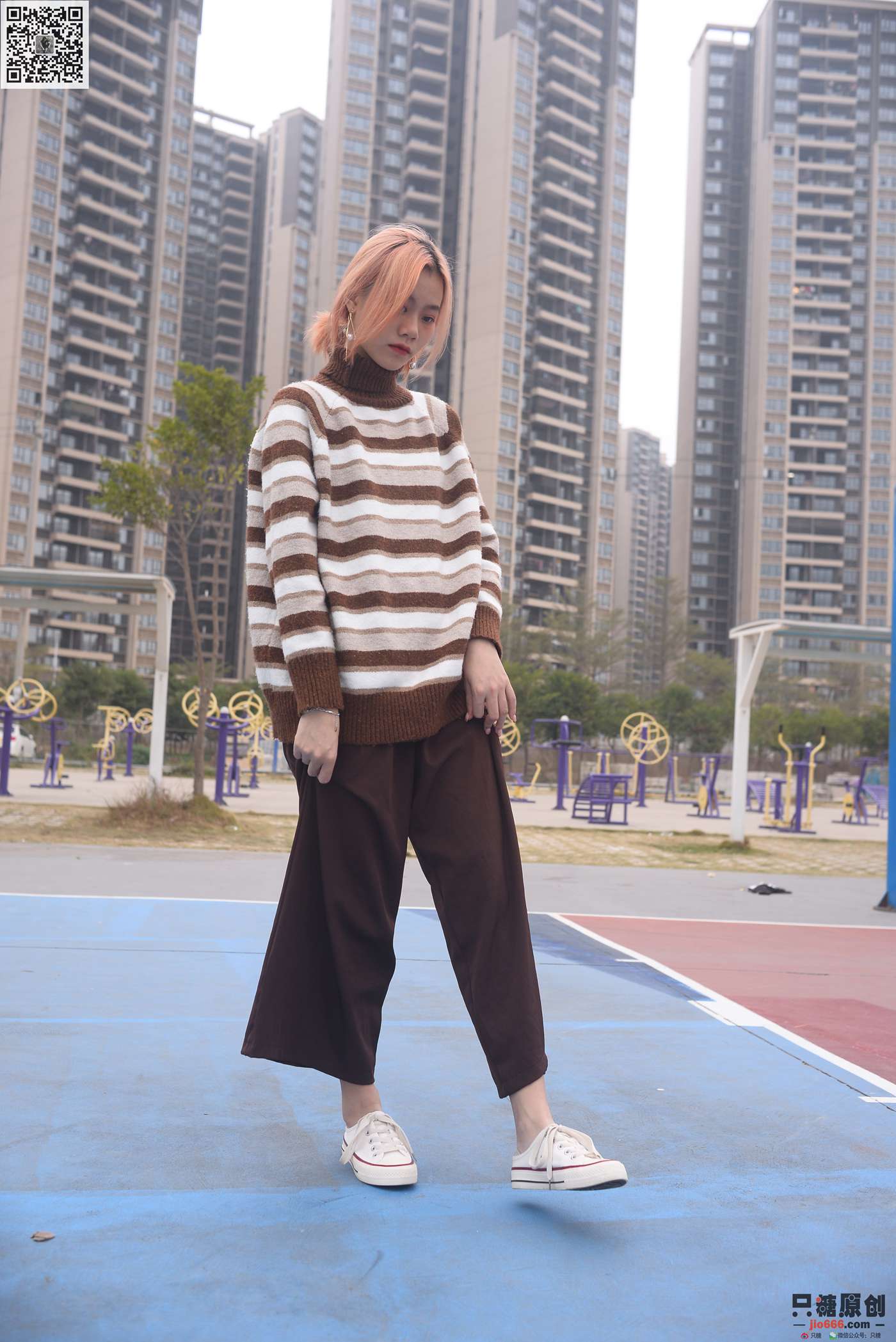 图片[96]-[只糖棉袜]NO.215 彤彤 初见你时难掩的悸动[182P] – 速更版-美库