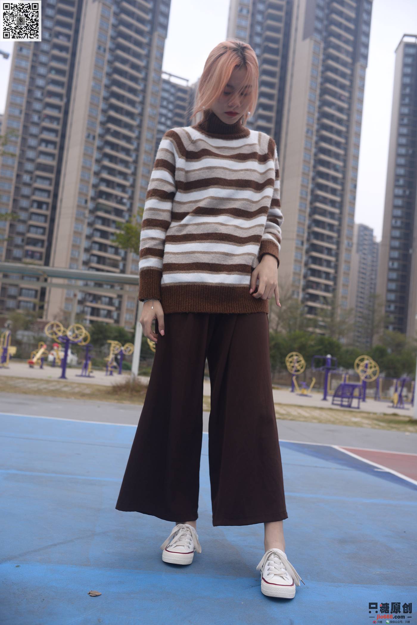 图片[101]-[只糖棉袜]NO.215 彤彤 初见你时难掩的悸动[182P] – 速更版-美库