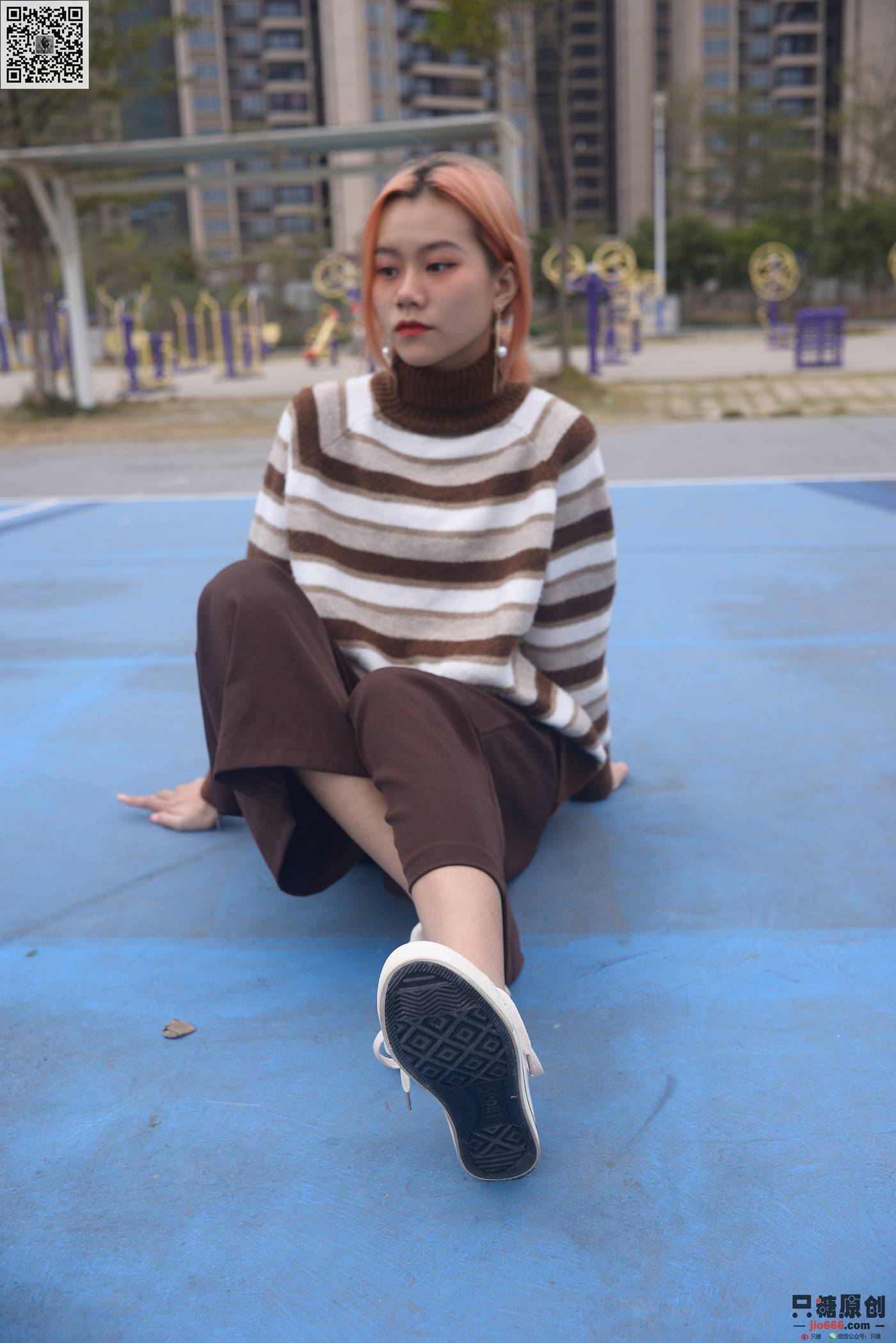 图片[117]-[只糖棉袜]NO.215 彤彤 初见你时难掩的悸动[182P] – 速更版-美库