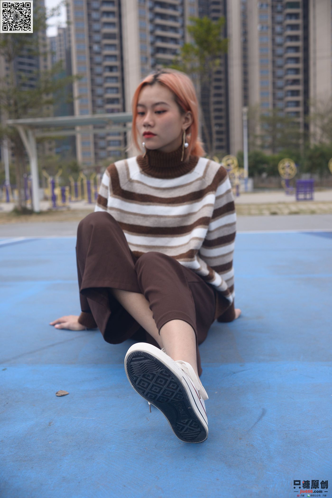 图片[119]-[只糖棉袜]NO.215 彤彤 初见你时难掩的悸动[182P] – 速更版-美库