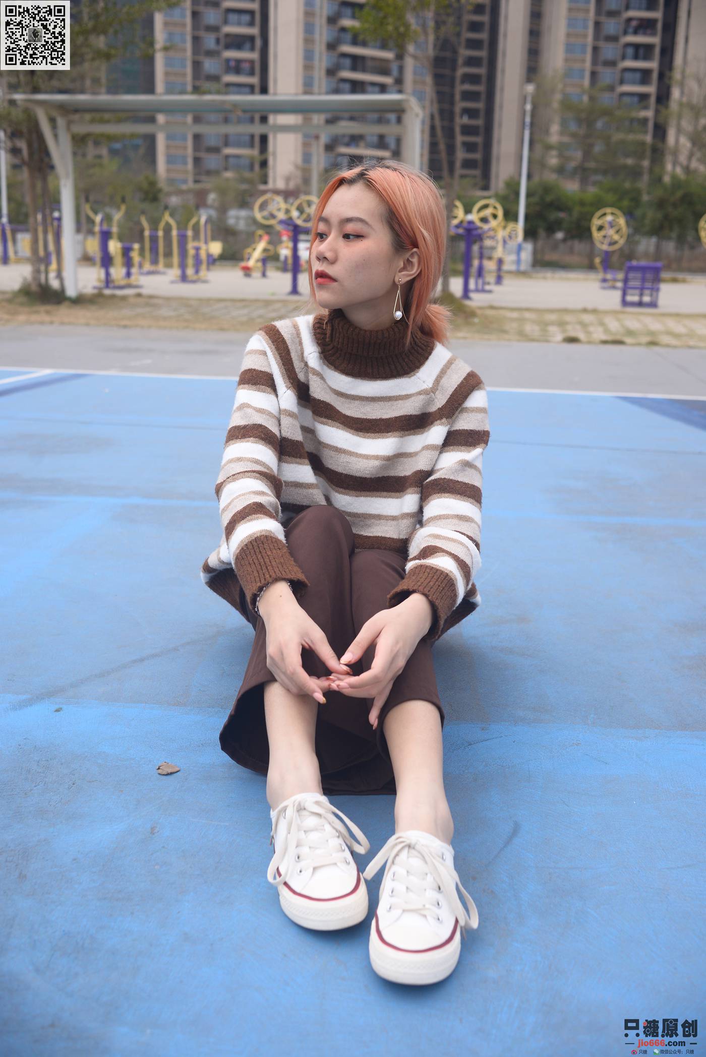 图片[123]-[只糖棉袜]NO.215 彤彤 初见你时难掩的悸动[182P] – 速更版-美库