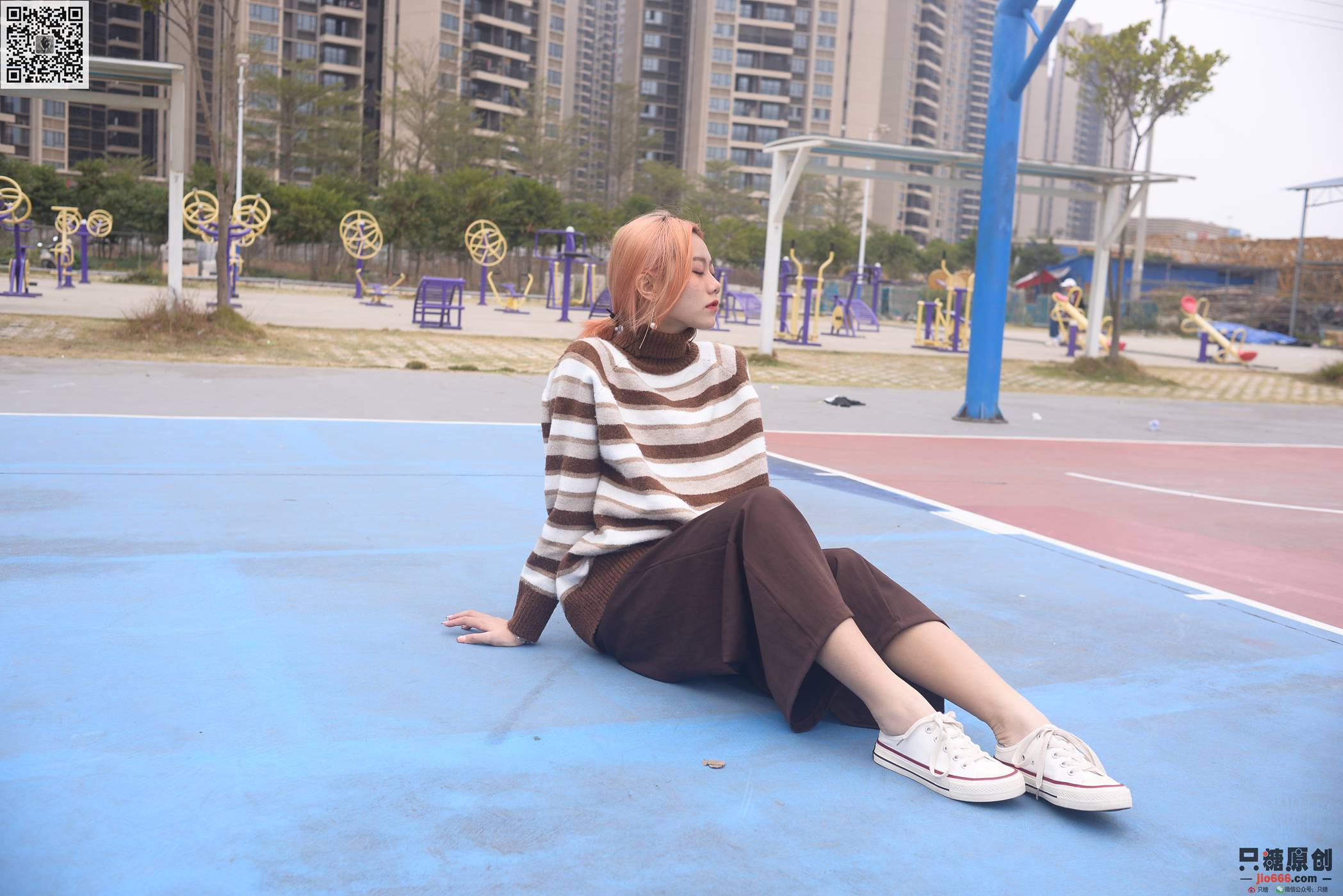 图片[140]-[只糖棉袜]NO.215 彤彤 初见你时难掩的悸动[182P] – 速更版-美库