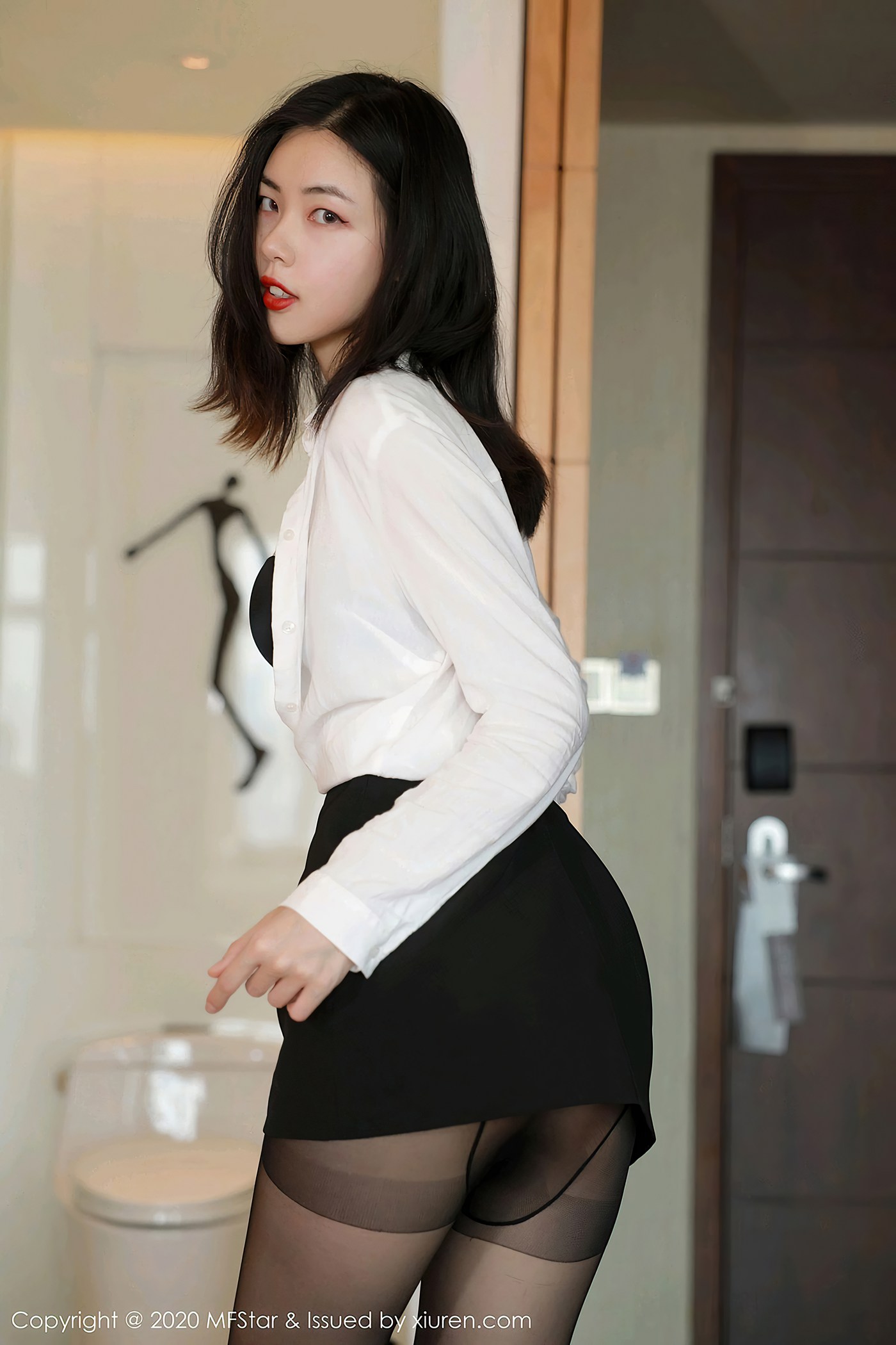 图片[22]-[MFStar模范学院]2020.08.19 VOL.371 噜噜妞儿 [57P] – 速更版-美库