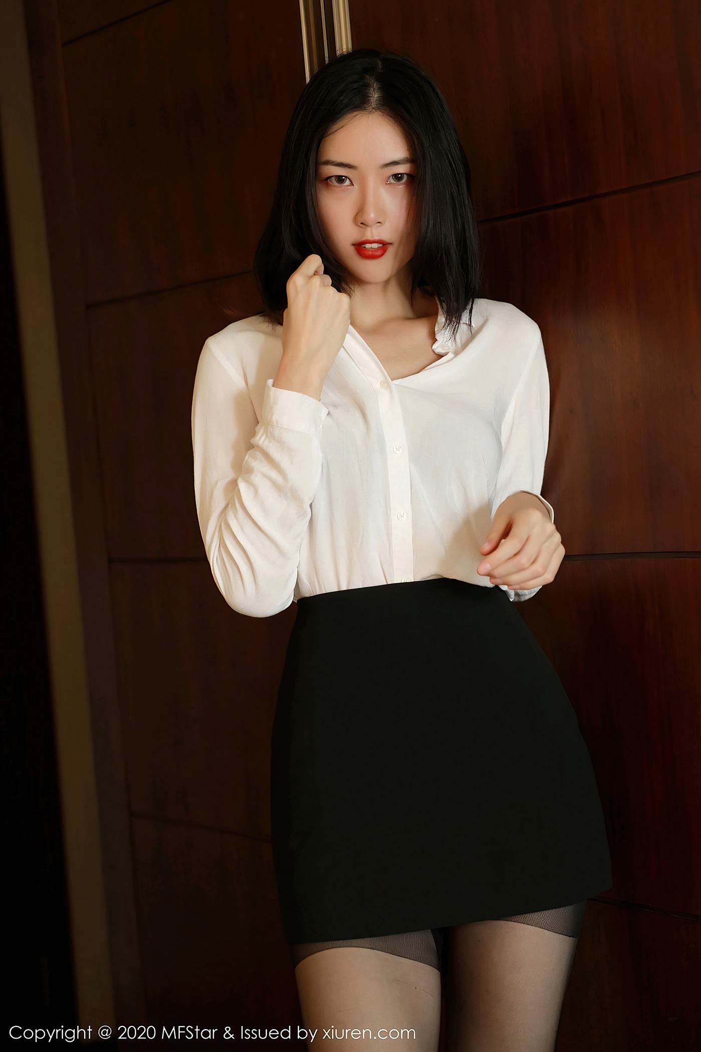 图片[40]-[MFStar模范学院]2020.08.19 VOL.371 噜噜妞儿 [57P] – 速更版-美库