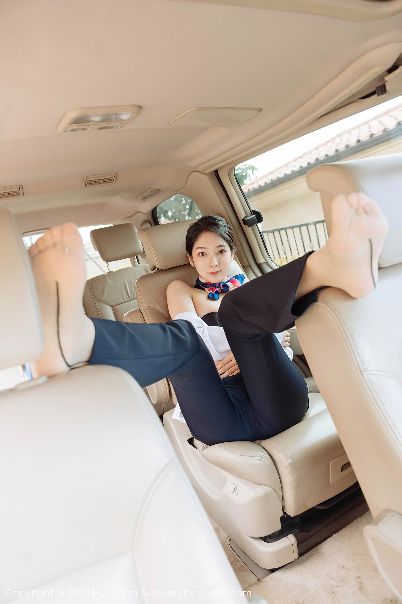 图片[37]-[HuaYang花漾show]HYG20200630VOL0248 2020.06.30 VOL.248 小热巴 车模空姐制[53+1P] – 速更版-美库